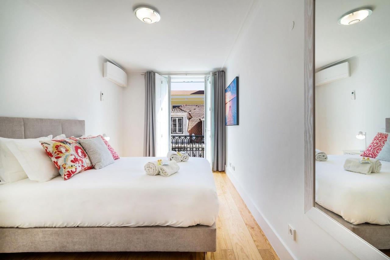 Amazing 1Bdr Apartment In Chiado By Lovelystay Lissabon Exterior foto