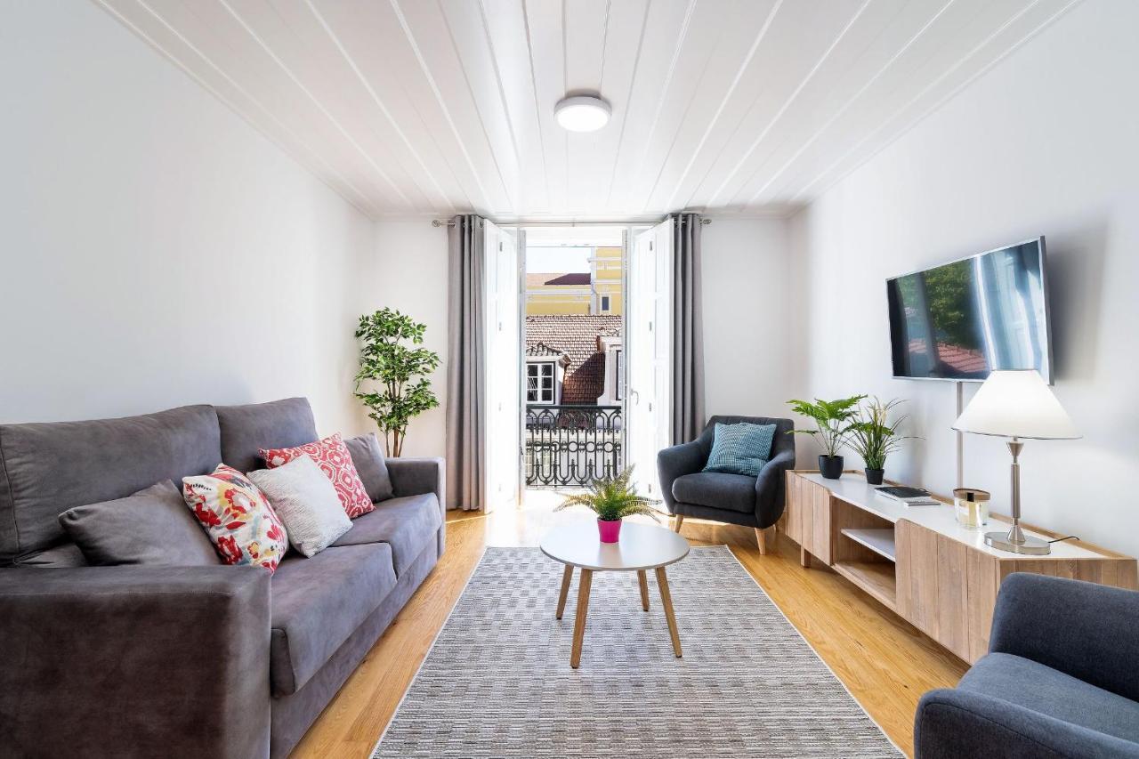 Amazing 1Bdr Apartment In Chiado By Lovelystay Lissabon Exterior foto
